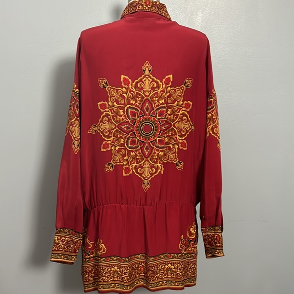 Vintage red silk elastic band waist collared button down gold print shirt sz M - Picture 14 of 17